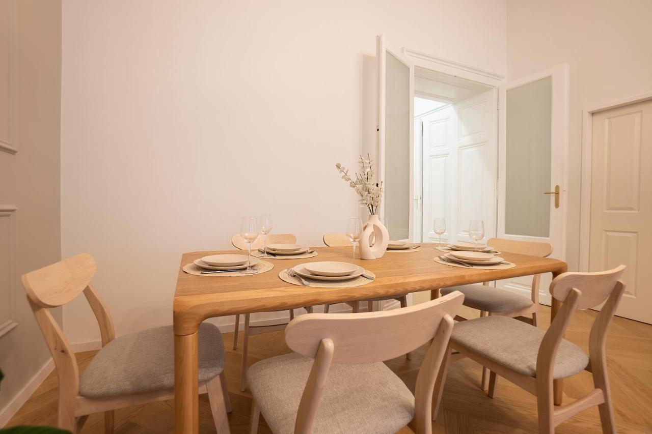 Spacious 110М2 Flat In The City Center Wien Exteriör bild
