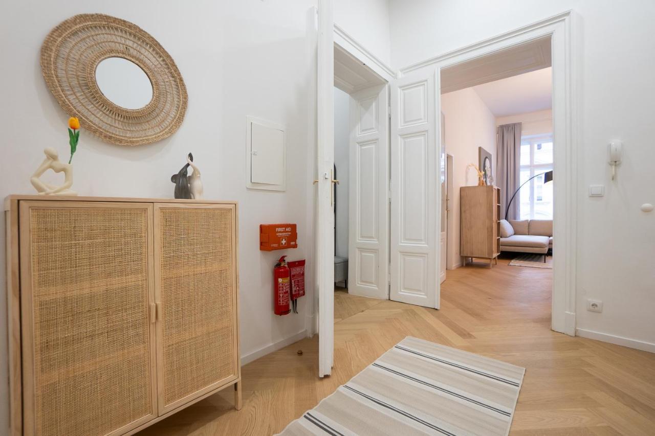 Spacious 110М2 Flat In The City Center Wien Exteriör bild