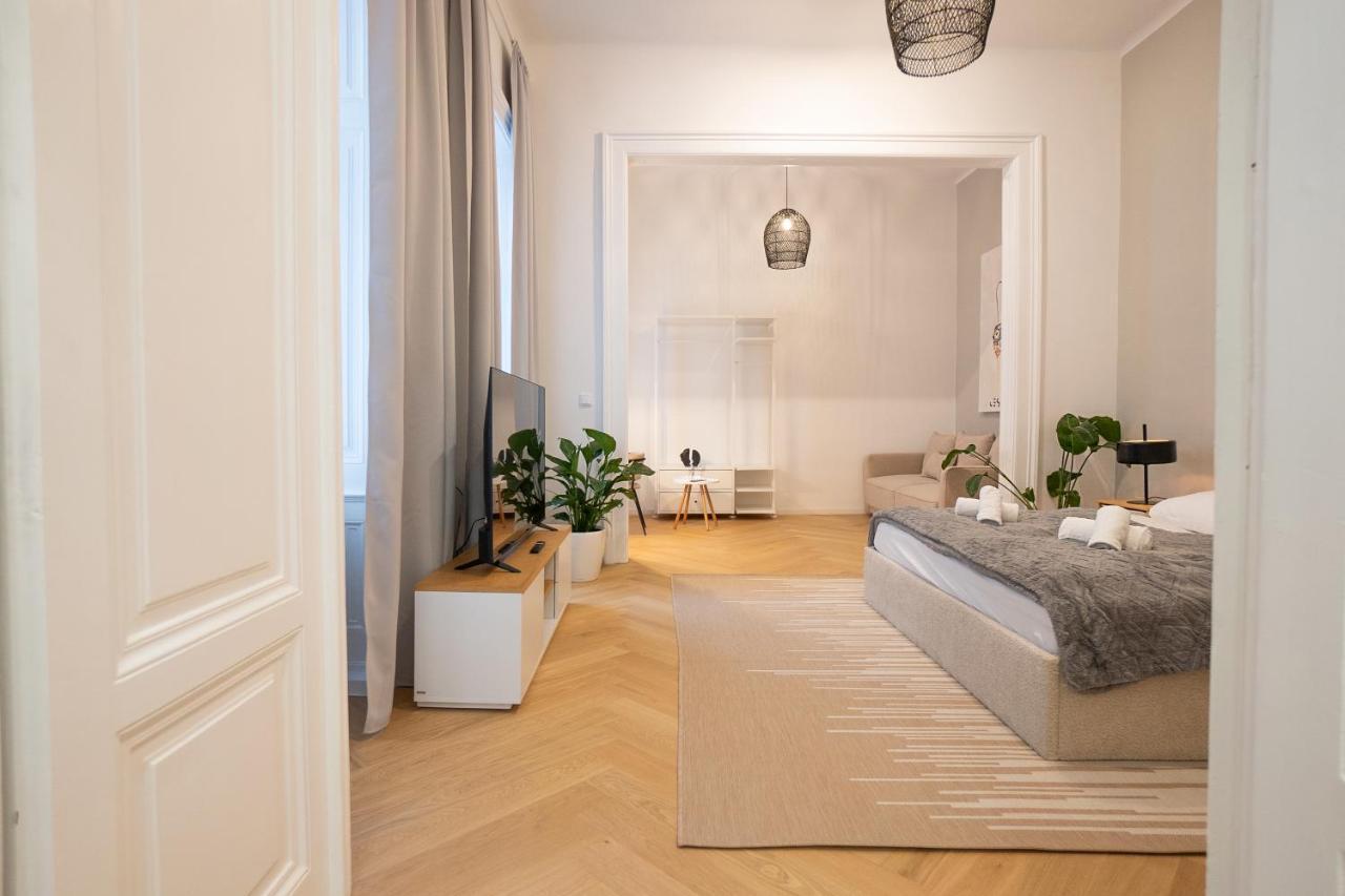 Spacious 110М2 Flat In The City Center Wien Exteriör bild