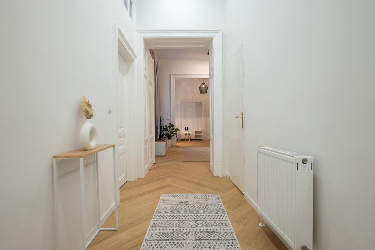 Spacious 110М2 Flat In The City Center Wien Exteriör bild