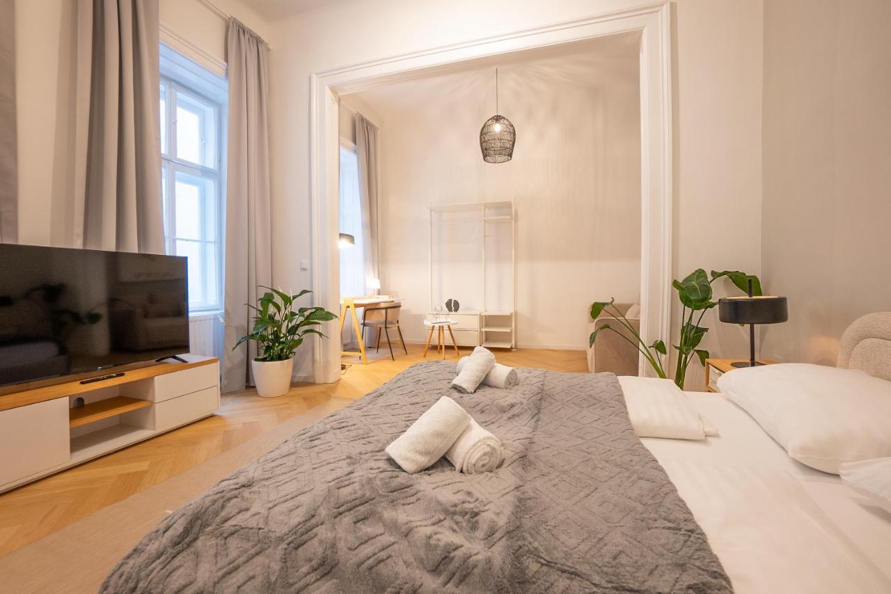 Spacious 110М2 Flat In The City Center Wien Exteriör bild