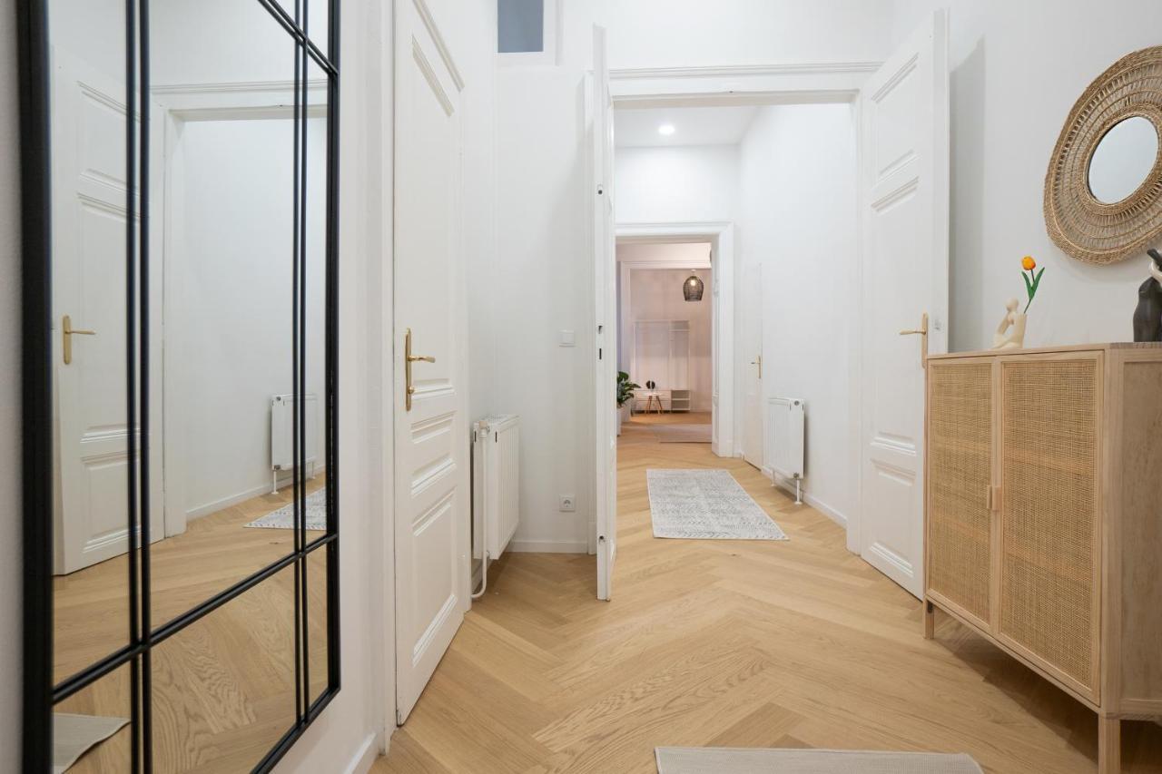 Spacious 110М2 Flat In The City Center Wien Exteriör bild