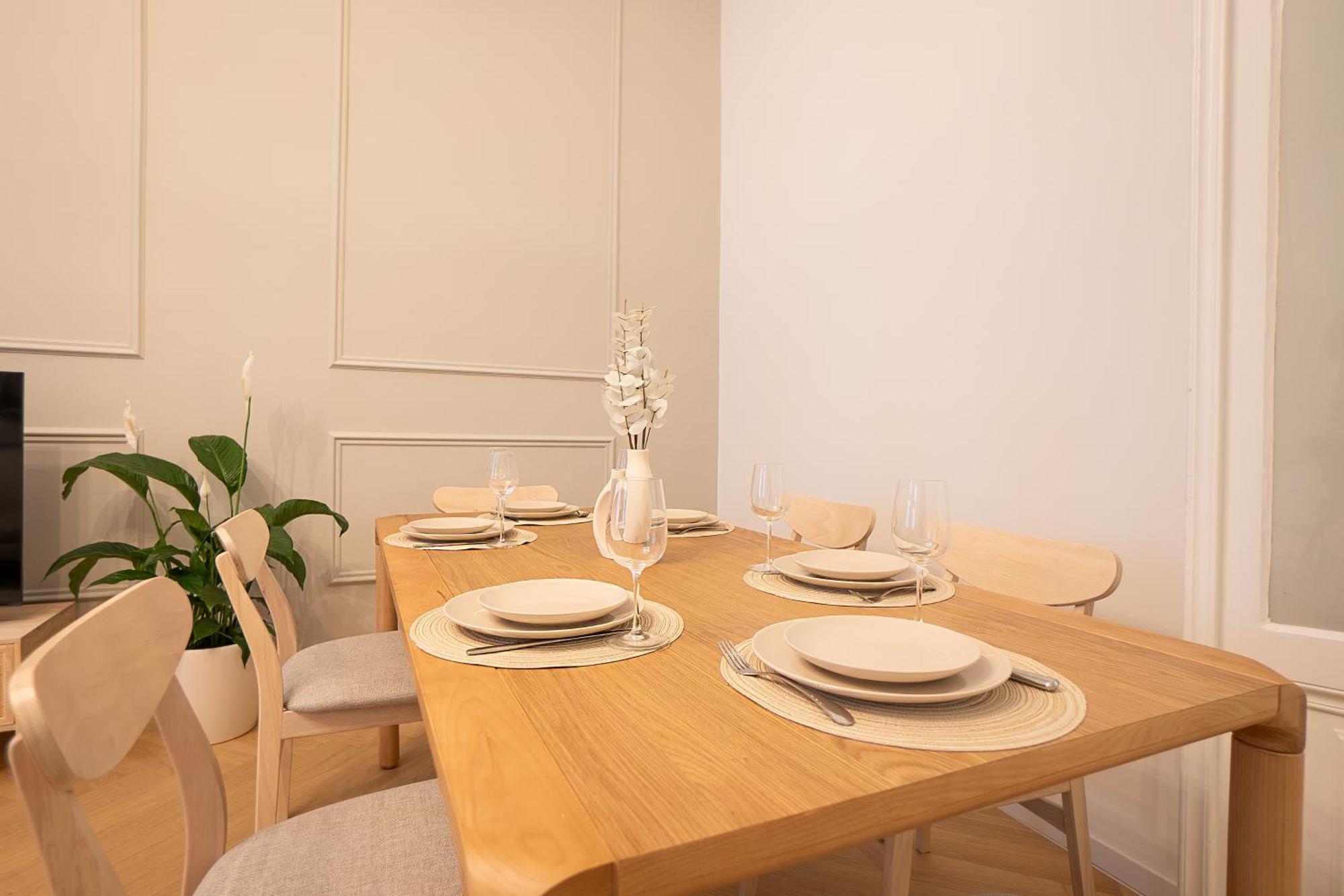 Spacious 110М2 Flat In The City Center Wien Exteriör bild